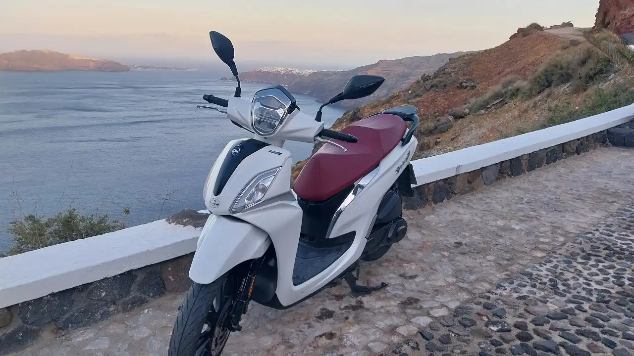 rent a scooter Santorini